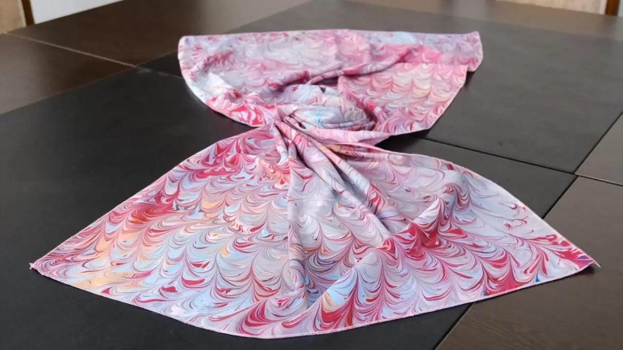 Çorum'da eskiyen kıyafetler ebru desenleriyle yenileniyor 5