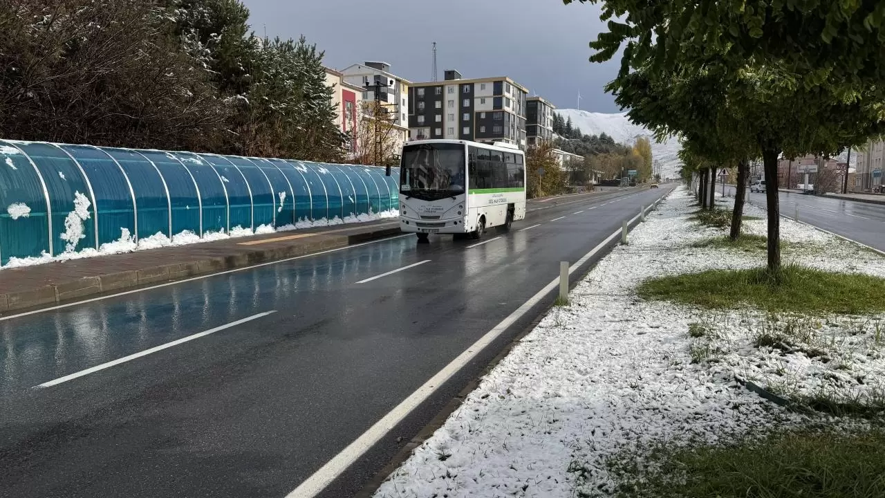 Doğu’da kış yüzünü gösterdi: 3 il beyaza büründü 3