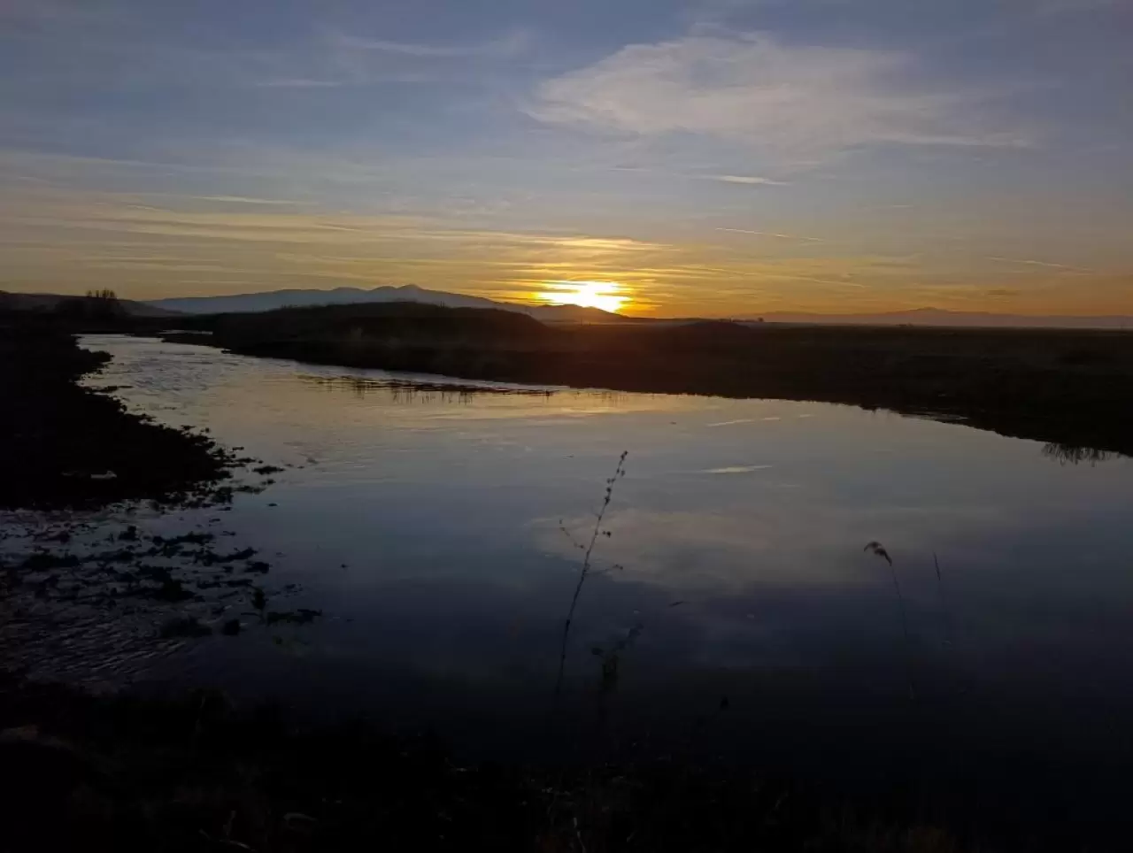 Kars'ta gökyüzü kızıla büründü 2