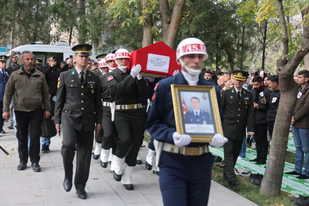 Konyalı şehit Ahmet Yasir Kuyucu son yolculuğuna uğurlandı 3
