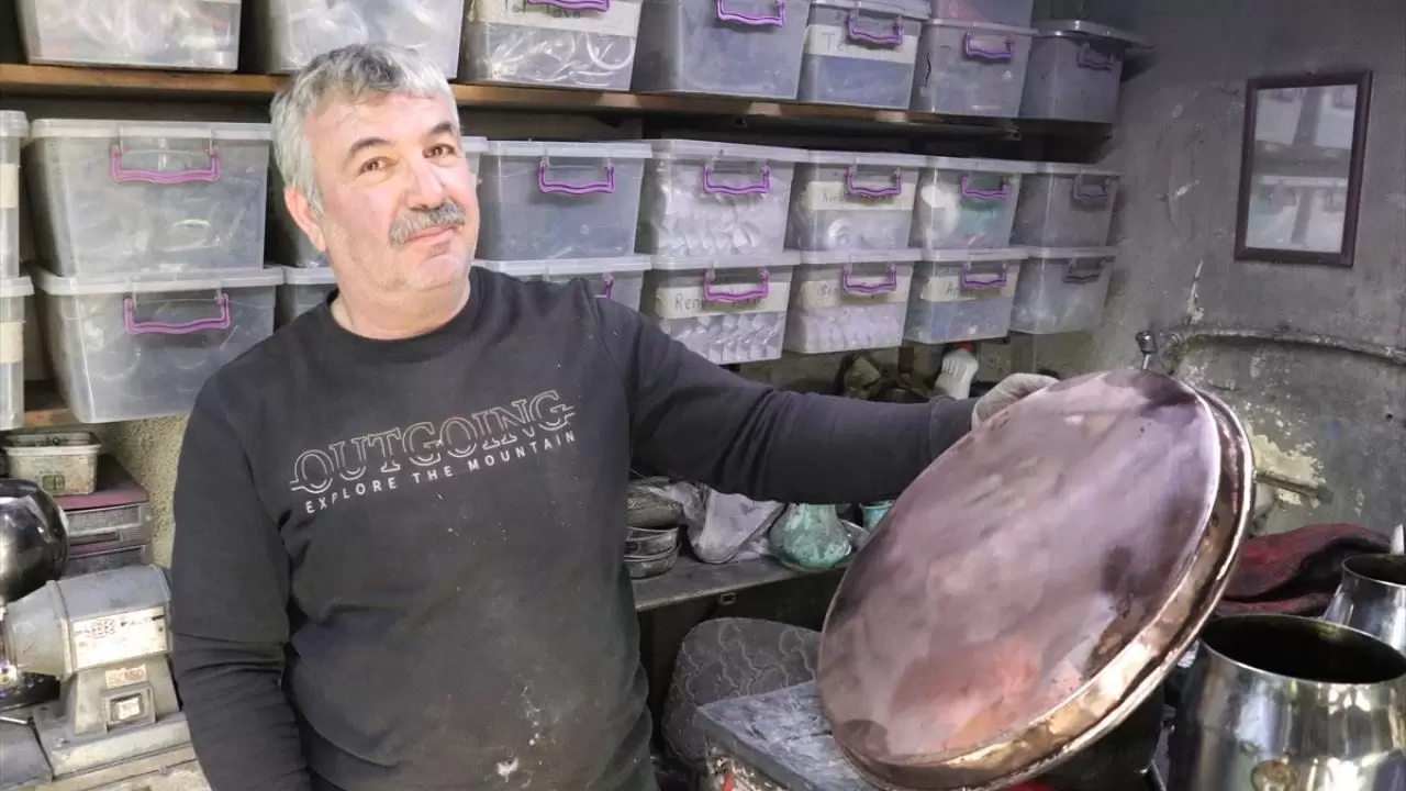 41 yıllık mesleğini bırakıp "unutulmasın" diye kalaycılığa başladı 11