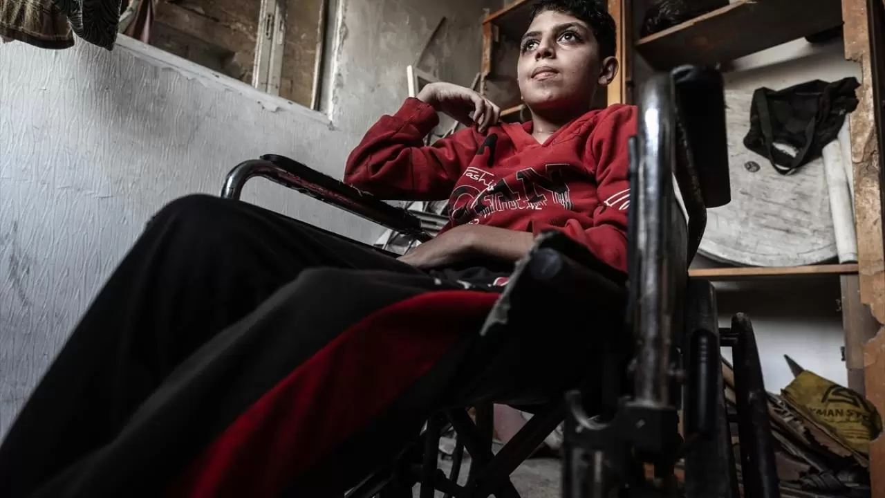İsrail, Filistinli Reyyan'ın çocukluğunu çalarak tekerlekli sandalyeye mahkum etti 2