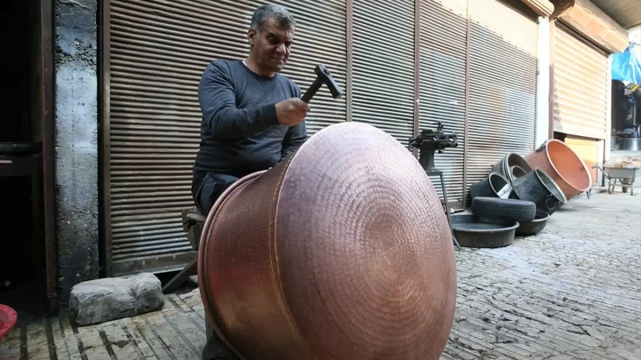 Bakırcılığın Kahramanmaraş'taki son temsilcileri mesleği yaşatmaya çalışıyor 1