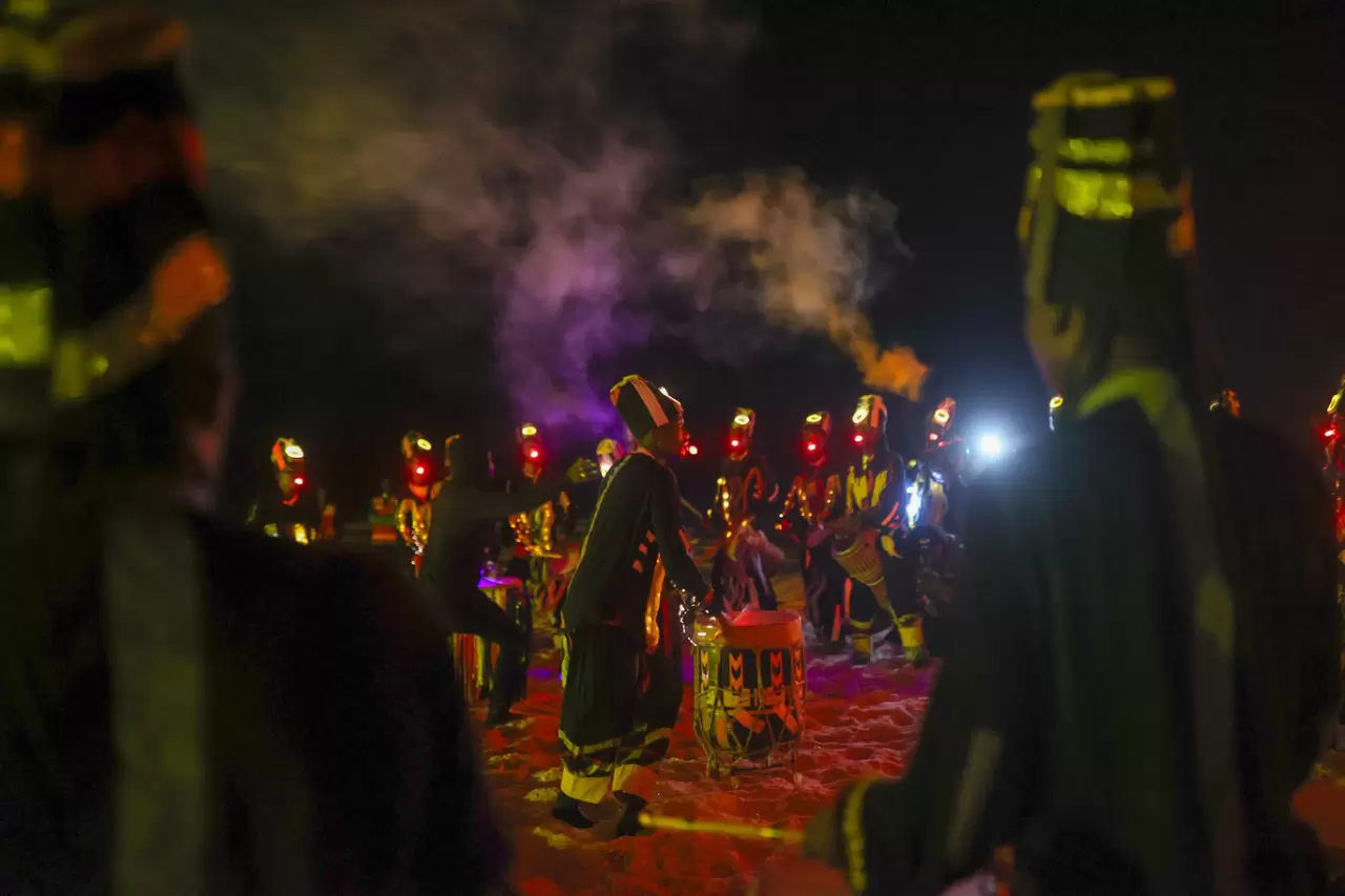 Senegal'de okyanus kenarında ateş gösterisi düzenlendi 6