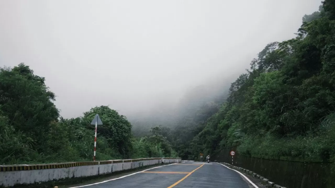 Meteoroloji’den sürpriz uyarı! Bu şehirlerde sağanak ve sis alarmı: Sıcaklıklar mevsim normallerinin üzerine çıkıyor! 3