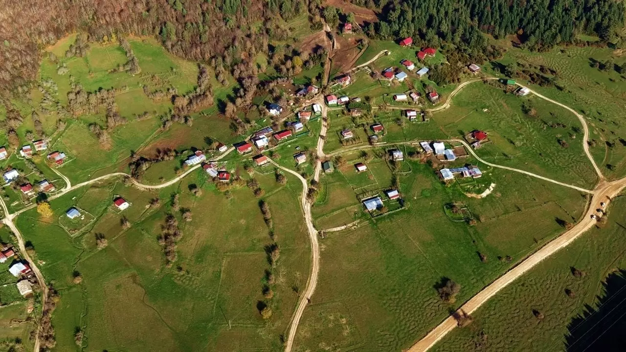 Sakarya’nın Cenneti Karagöl Yaylası: Doğal güzelliği ve benzersiz jeomorfik yapısıyla hayran bırakıyor 5