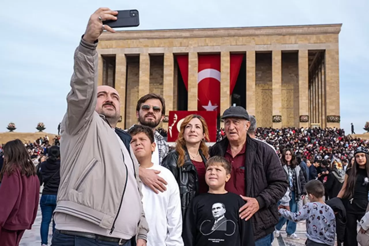Türkiye Atatürk'ü anıyor! Dört bir yanda hayat adeta durdu 1