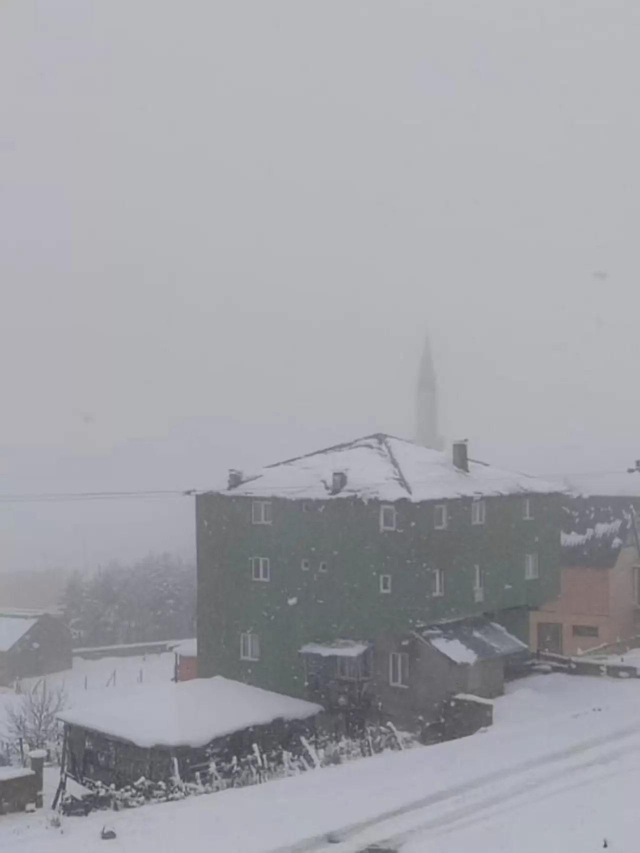 Giresun yaylaları beyaza büründü 1