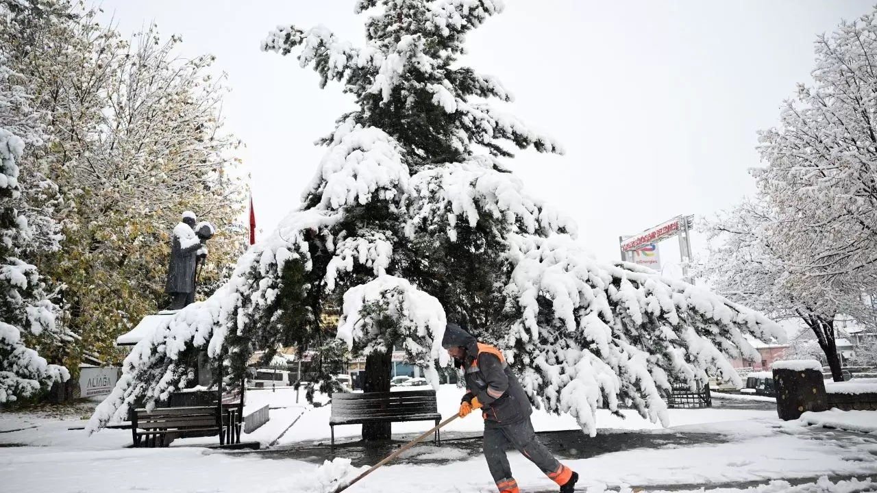 Kayseri’de kar yağışı etkili: Yüksek kesimler beyaza büründü 2