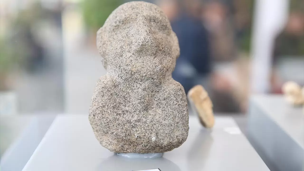 Neolitik dönemin 3 boyutlu insan heykelleri ilk kez sergilenecek 4