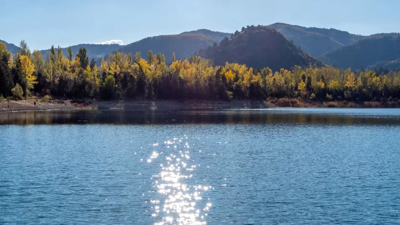 Gölcük Tabiat Parkı’nda sonbahar renk cümbüşü büyülüyor 4