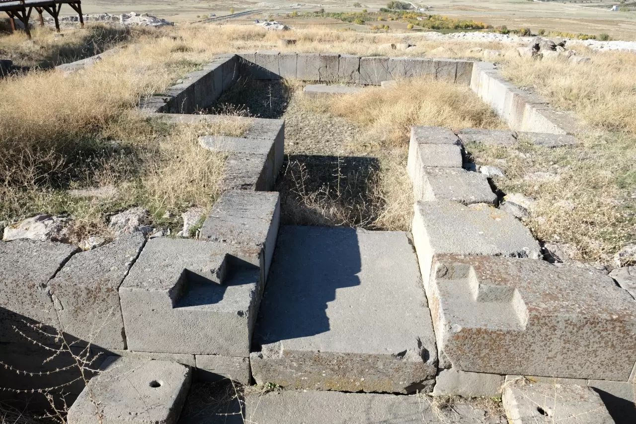 Altıntepe Kalesi'ndeki Urartu izleri yeniden gün yüzüne çıktı 5