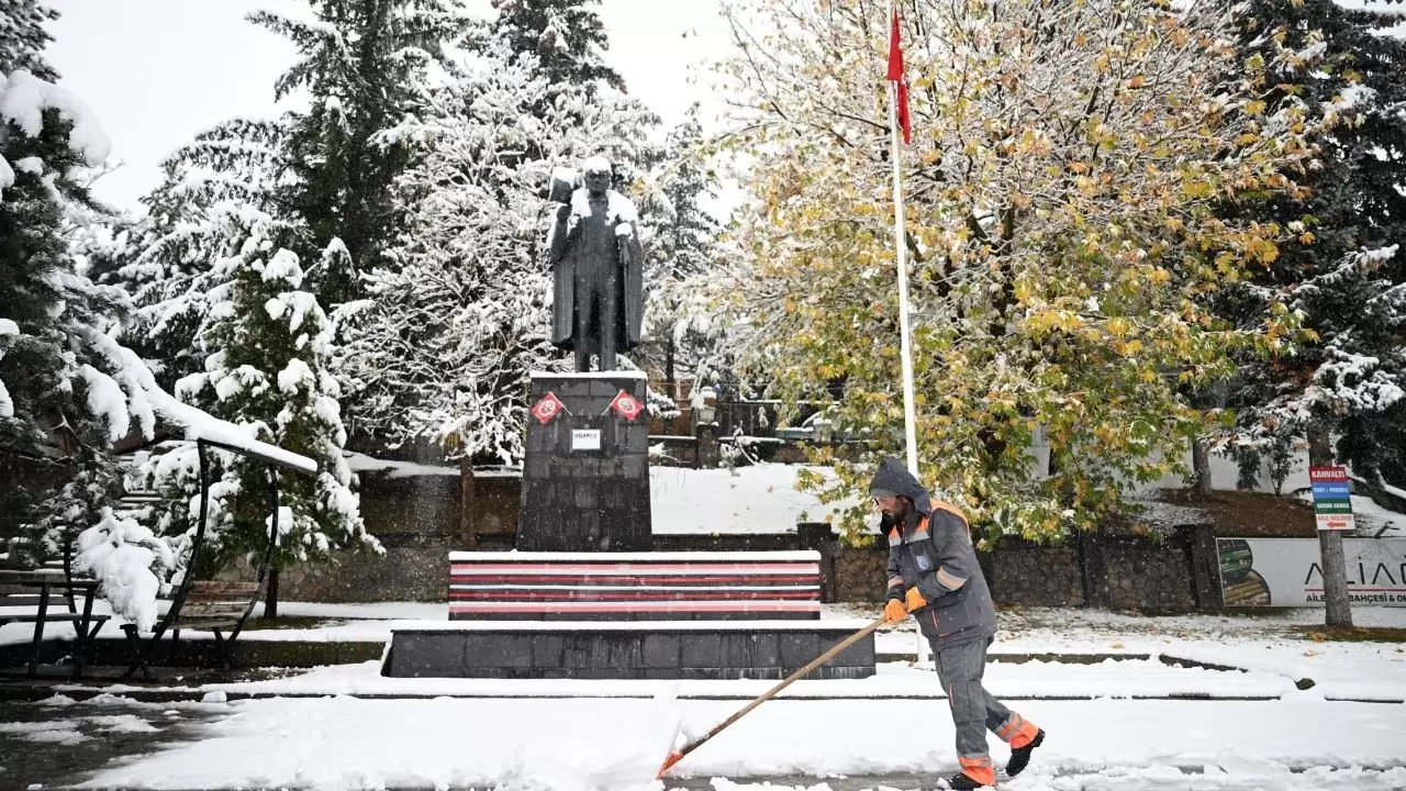 Kayseri’de kar yağışı etkili: Yüksek kesimler beyaza büründü 1