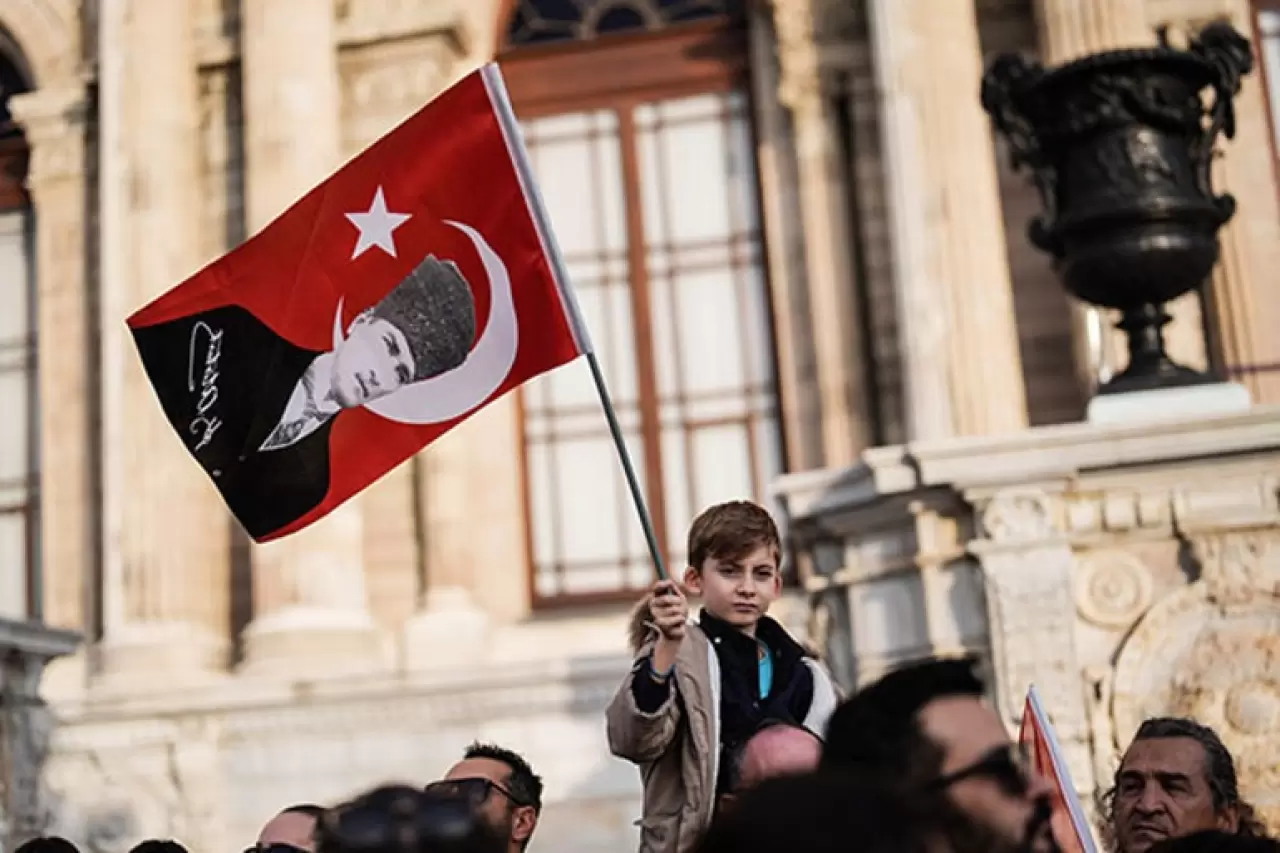 Türkiye Atatürk'ü anıyor! Dört bir yanda hayat adeta durdu 21