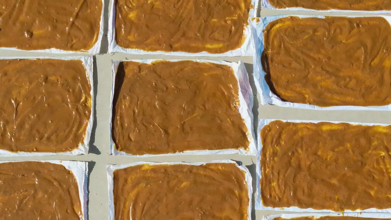 Sason’da kış hazırlığı: Cevizli sucuk ve pestil mesaisi 10