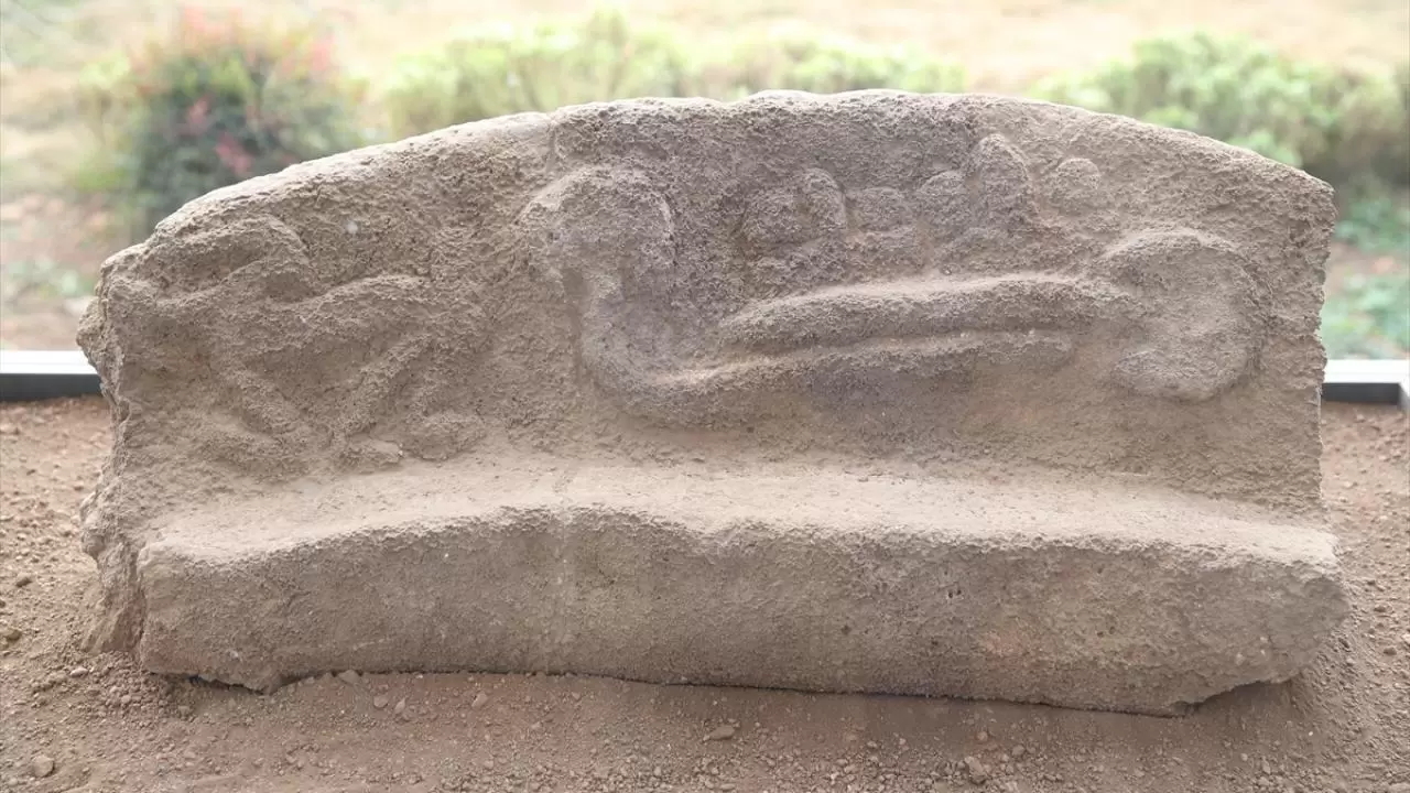 Neolitik dönemin 3 boyutlu insan heykelleri ilk kez sergilenecek 11