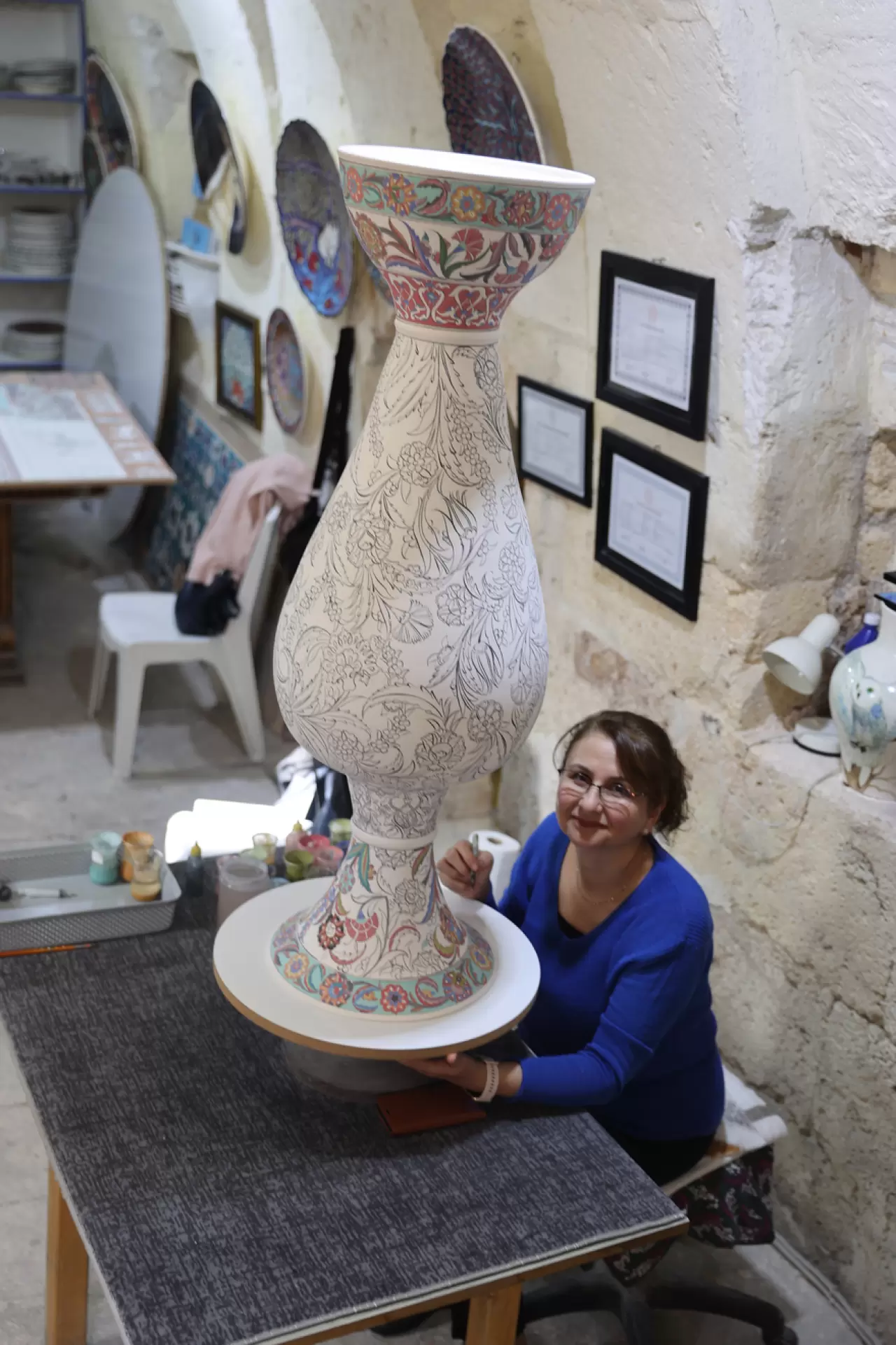 Tarihi konak kadın çini ustalarına sanat atölyesi oldu 8