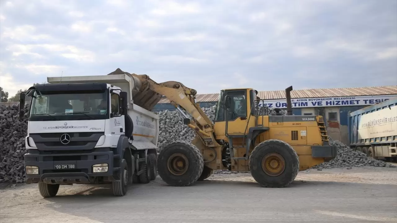 Ailesi karşı çıktı, o pes etmedi: Dozer operatörü olarak hayallerine kavuştu! 1