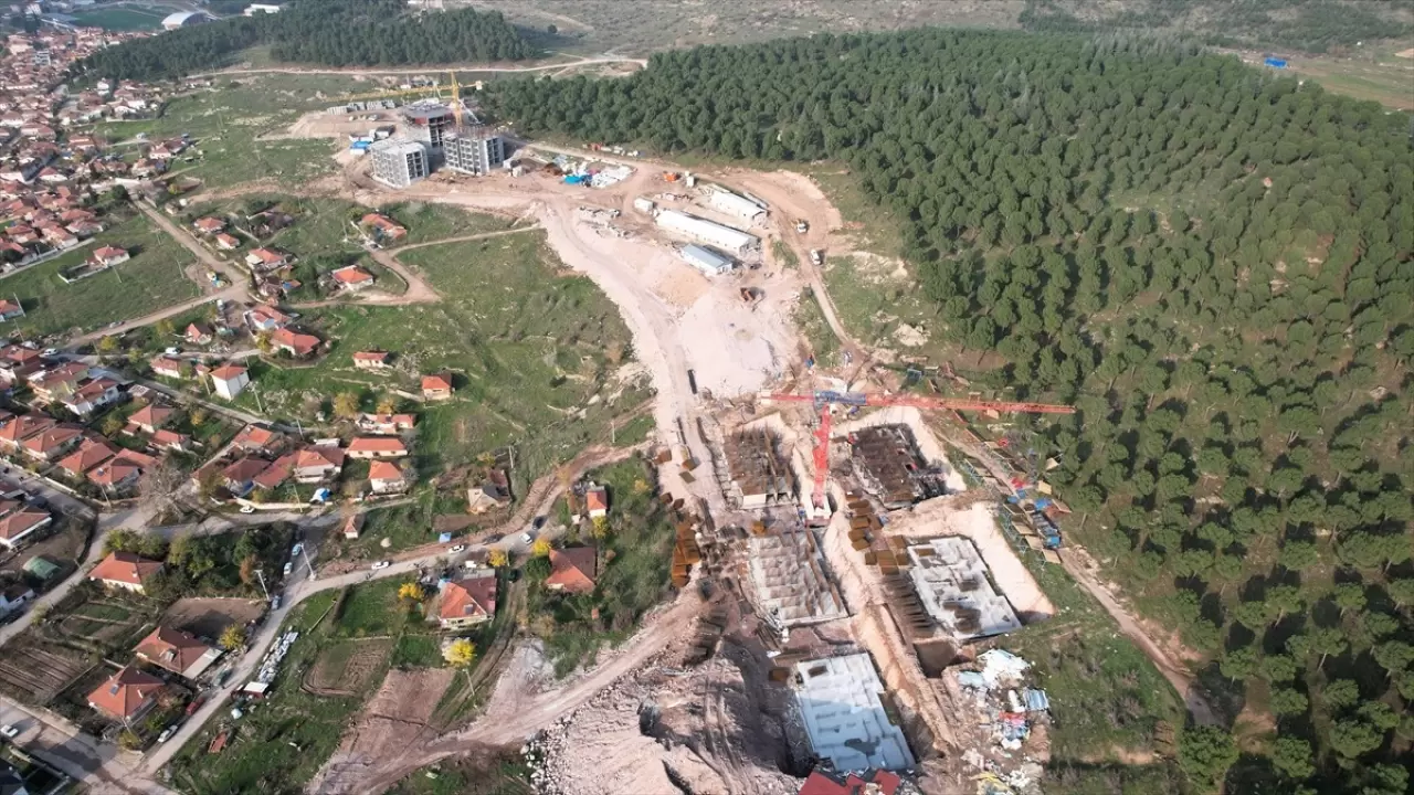 Sındırgı’da konut seferberliği: İnşaatlar tüm hızıyla sürüyor 3