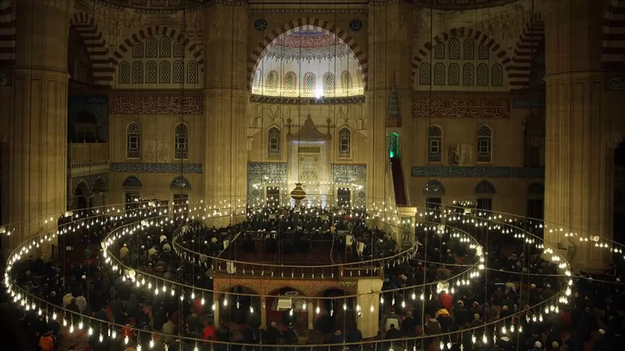 REGAİP KANDİLİ MESAJLARI 2025 (RESİMLİ) || Anlamlı, dokunaklı, farklı, hadisli, yeni, dualı ve ayetli kandil mesajları ve sözleri 2