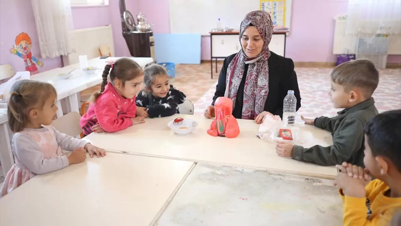 Zorluklara meydan okuyan Çukurköy öğretmenleri: Dağların ardından gelecek aydınlatıyor! 7