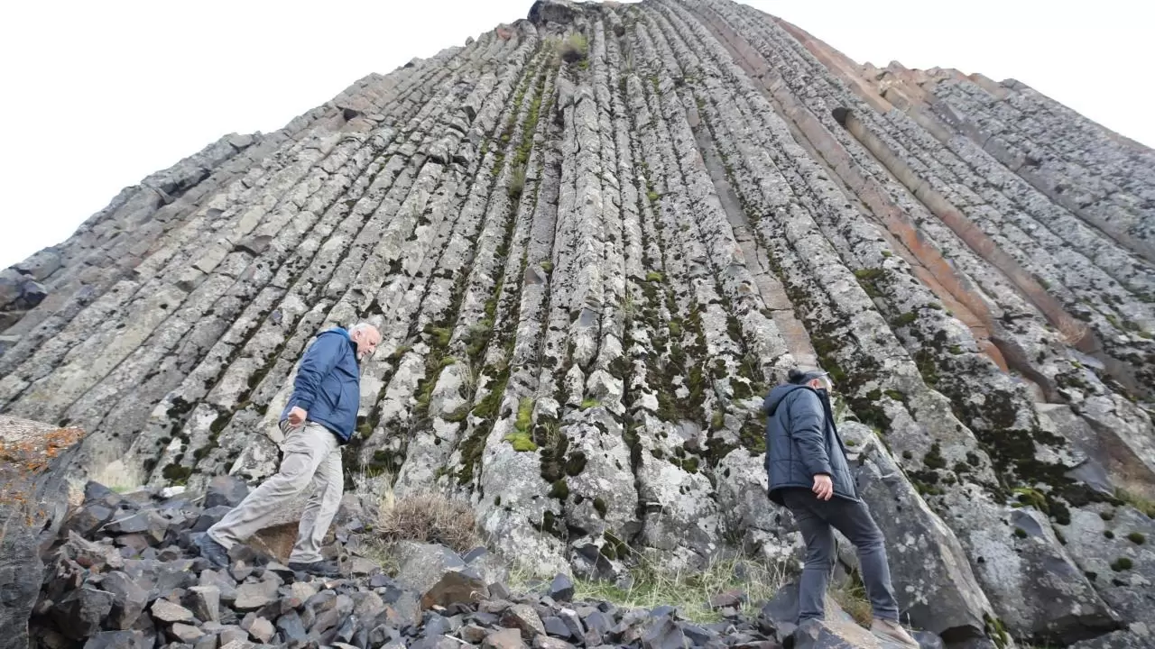 Muş'ta beşgen bazalt kayalıklar ilgi çekiyor 3