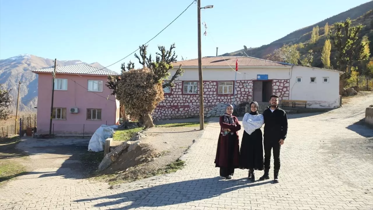 Zorluklara meydan okuyan Çukurköy öğretmenleri: Dağların ardından gelecek aydınlatıyor! 2