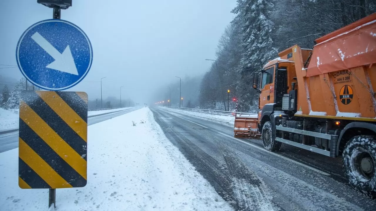 Bolu Dağı’nda kar etkili oluyor: Sürücülere kış lastiği uyarısı 19