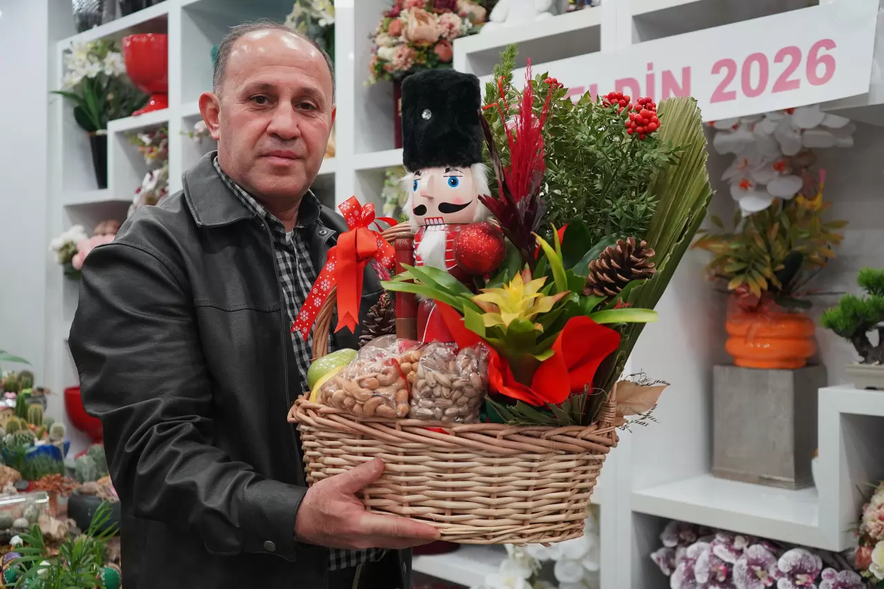 Yılbaşı sepetleri cep yakıyor: Fiyatlar 12 bin TL’ye dayandı! 2