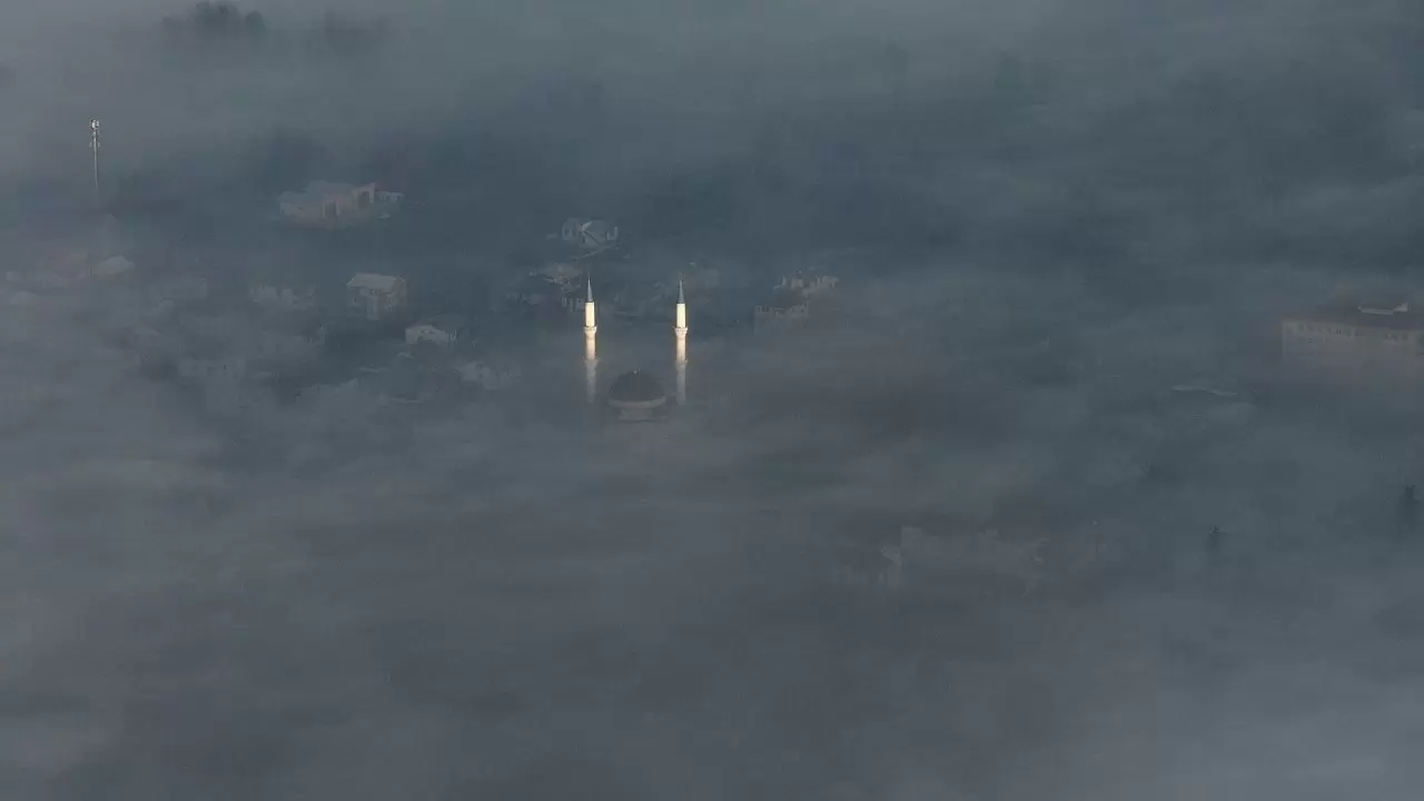 Yoğun sis Düzce’yi sardı: Anadolu Otoyolu’nda görüş mesafesi kritik seviyede! 11