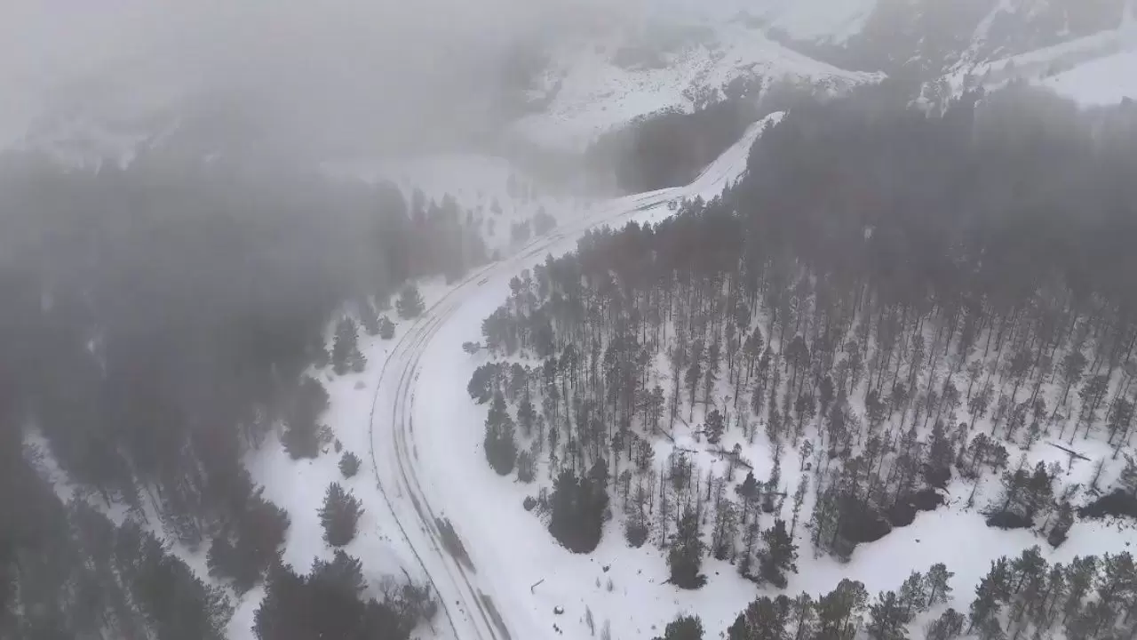 Doğu’da kış kapıyı çaldı! Erzincan ve Bayburt beyaza büründü: Yaylalar, köyler, geçitler kar altında 3