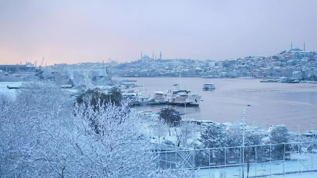 Meteoroloji'den 11 bölge için kuvvetli yağış ve fırtına uyarısı 6