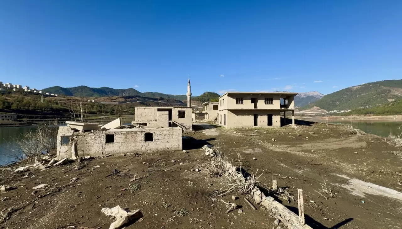 11 yıl önceki 'hayalet köy' geri döndü 3