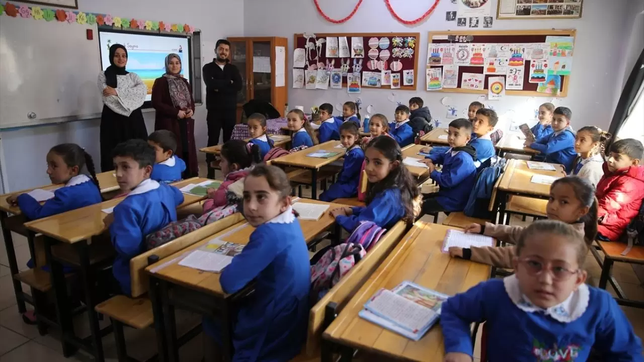 Zorluklara meydan okuyan Çukurköy öğretmenleri: Dağların ardından gelecek aydınlatıyor! 13