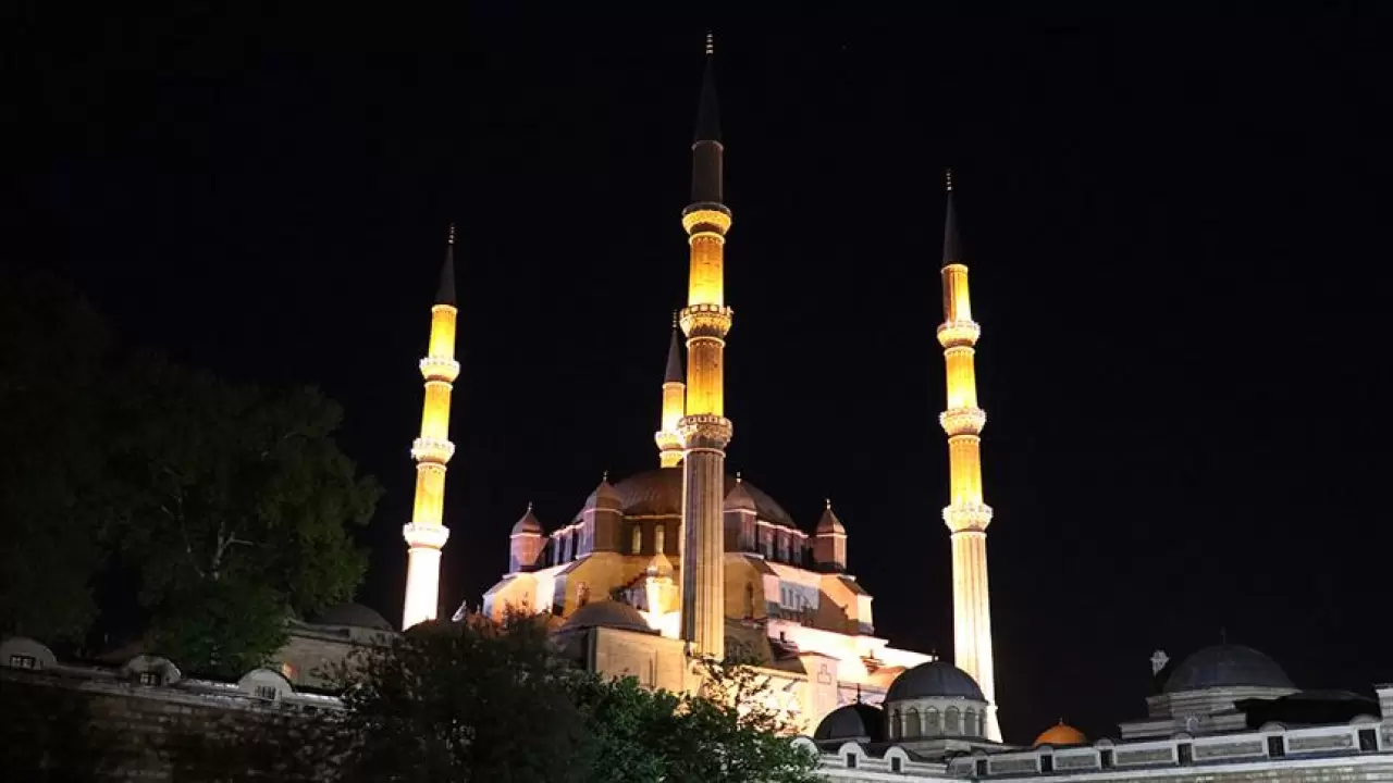 REGAİP KANDİLİ MESAJLARI 2025 (RESİMLİ) || Anlamlı, dokunaklı, farklı, hadisli, yeni, dualı ve ayetli kandil mesajları ve sözleri 6