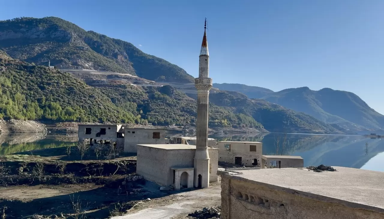 11 yıl önceki 'hayalet köy' geri döndü 10