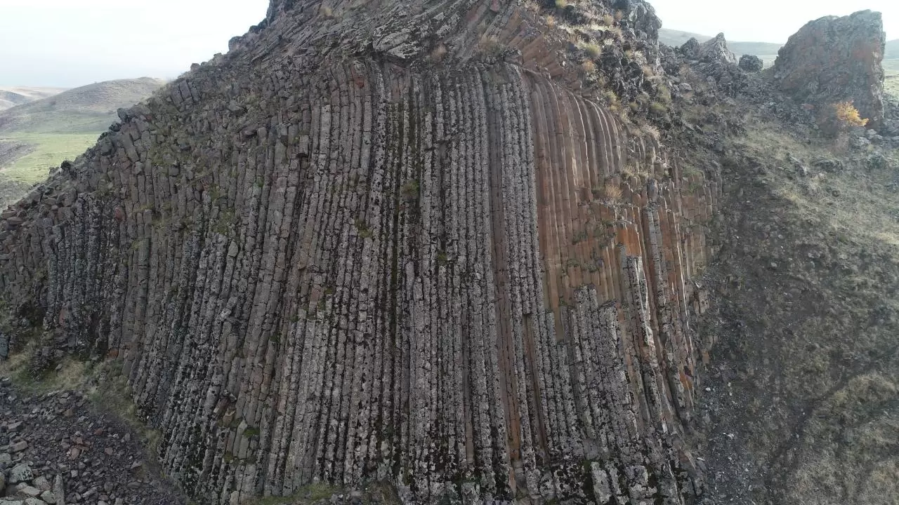 Muş'ta beşgen bazalt kayalıklar ilgi çekiyor 14