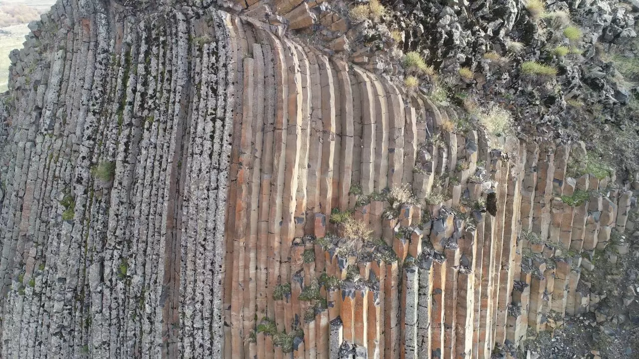 Muş'ta beşgen bazalt kayalıklar ilgi çekiyor 13