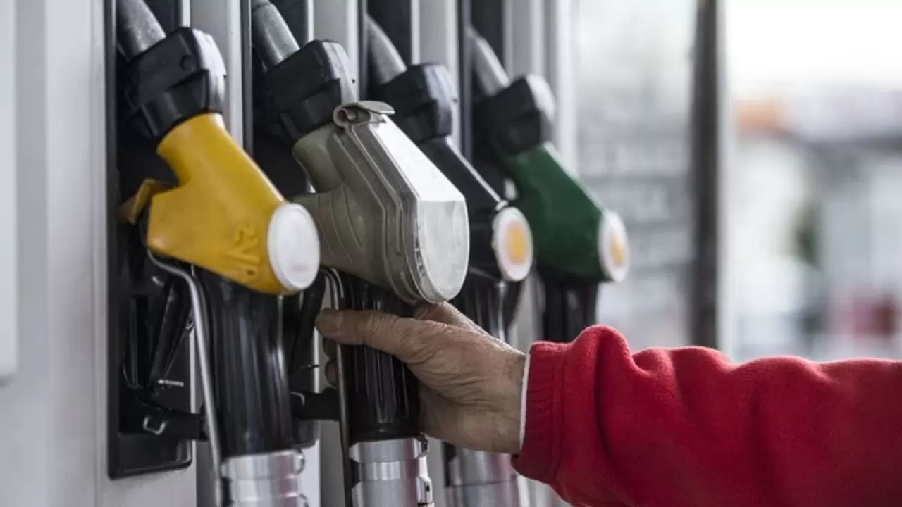 Brent petrol fırladı! Jeopolitik gerilimler ve OPEC kararları fiyatları yükseltti 3