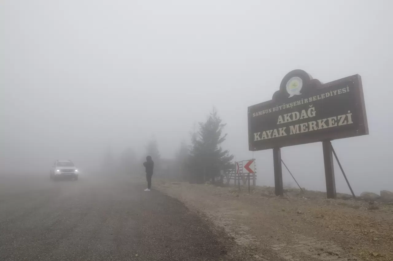 Ladik Akdağ Kayak Merkezi sisle kaplandı 1