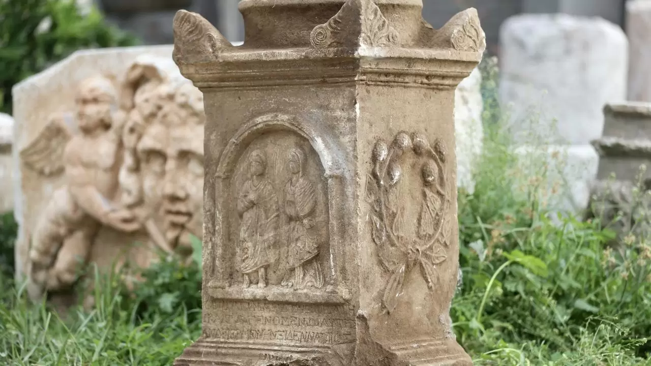 Muğla'da büyük keşif! İnsan figürlü mezar steli korumaya alındı 5