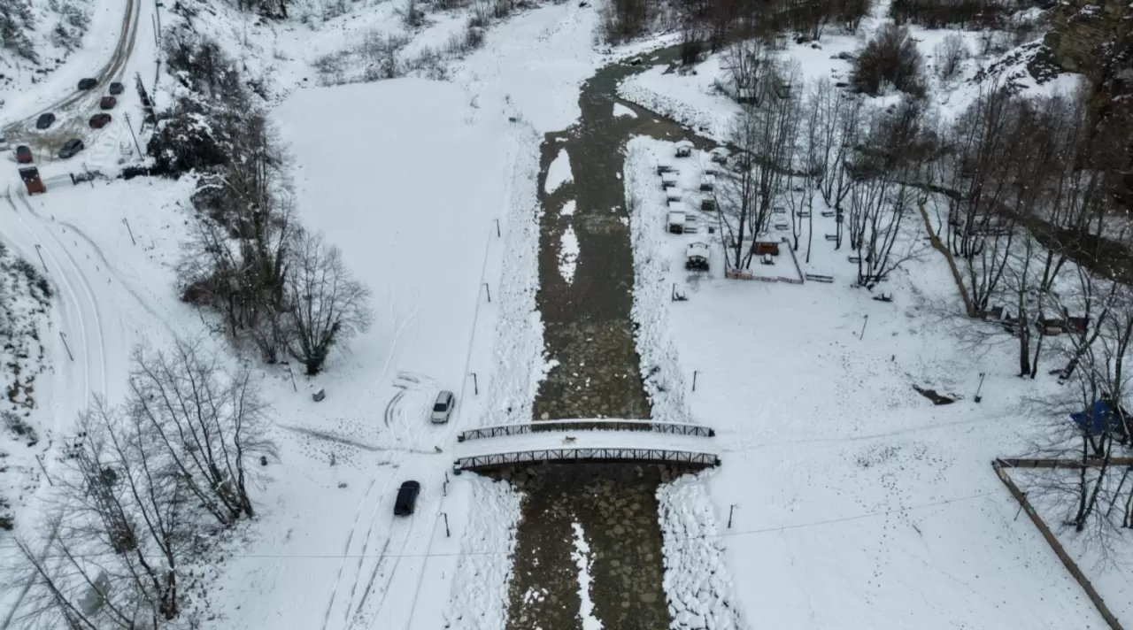 Sinop’ta kartpostallık manzara! Tatlıca Şelaleleri beyaza büründü 4