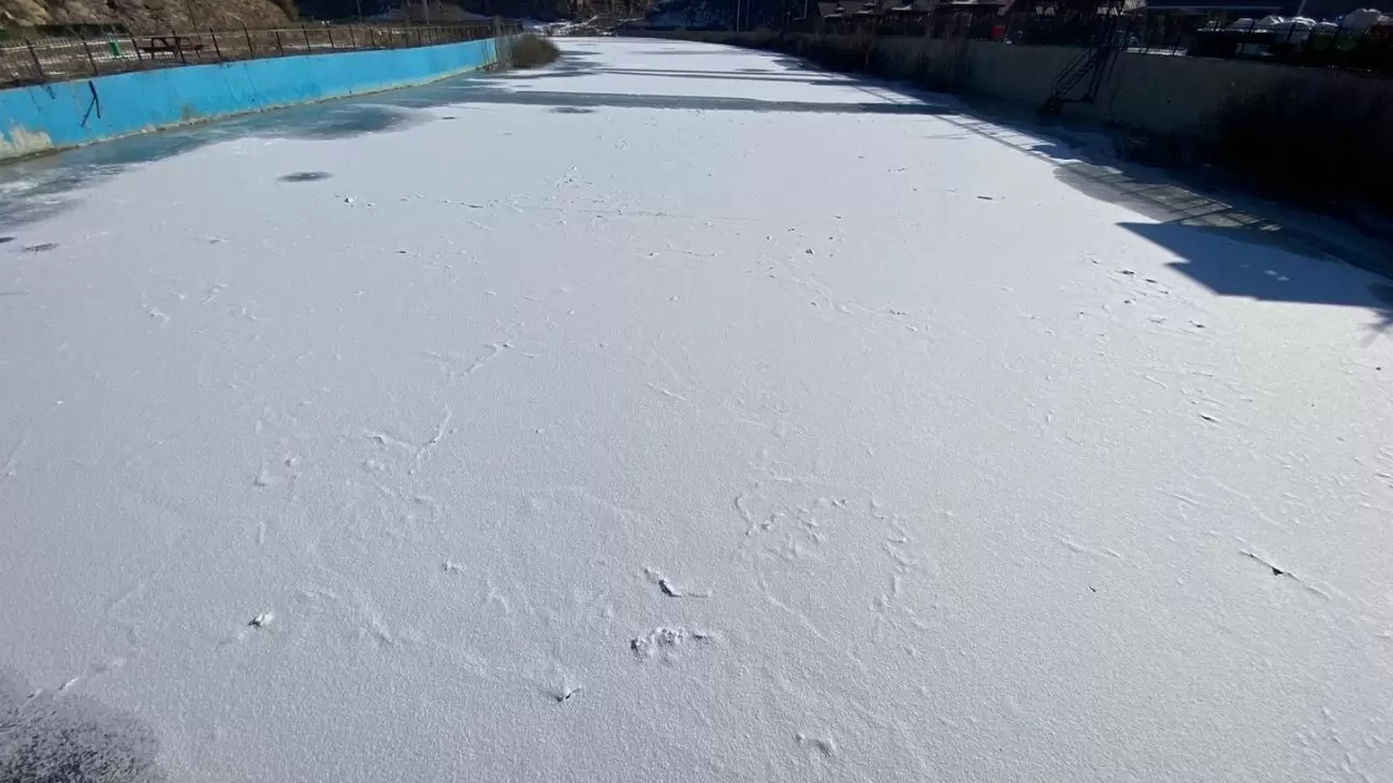 Ardahan’da kış kabusu: Göle’de rekor soğuk, nehirler buzla kaplandı 4