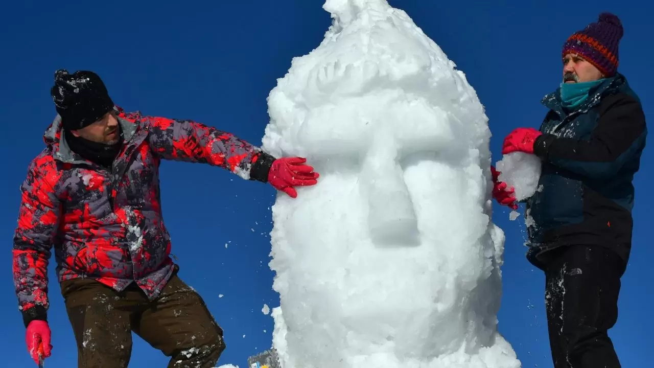 Beyaz örtüde vefa: Sarıkamış’ta kardan heykeller yükseliyor 2