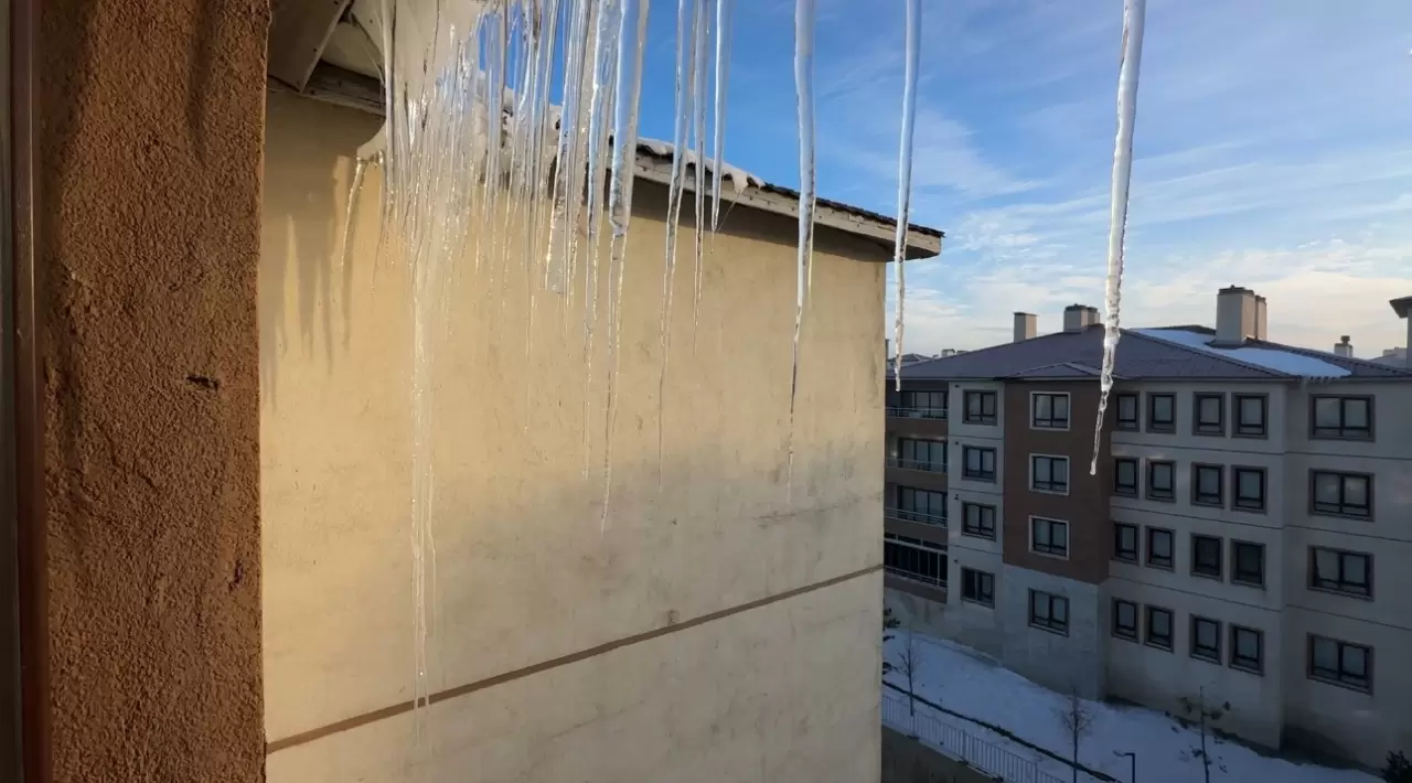 Yüksekova’da dondurucu soğuk alarmı 7