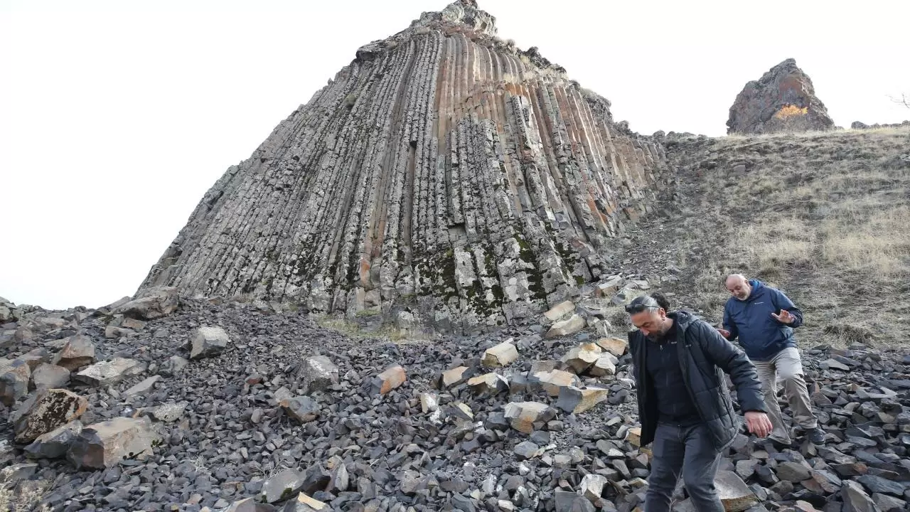 Muş'ta beşgen bazalt kayalıklar ilgi çekiyor 4