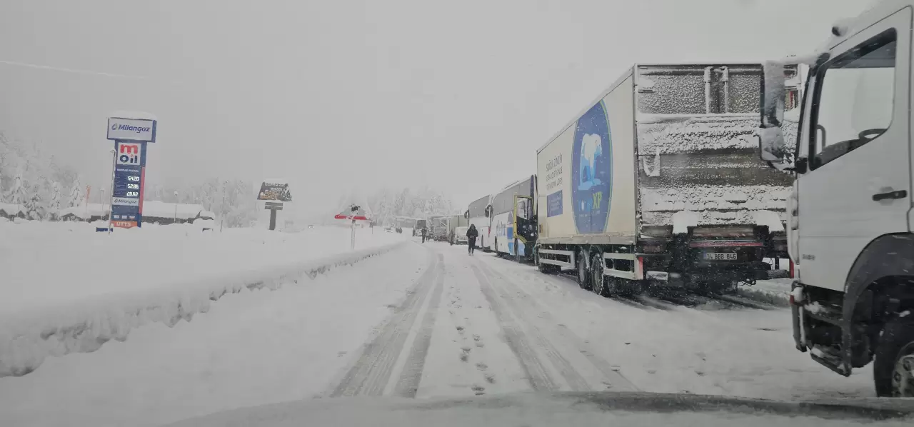 Zonguldak-Ankara yolunda trafik kilitlendi 2