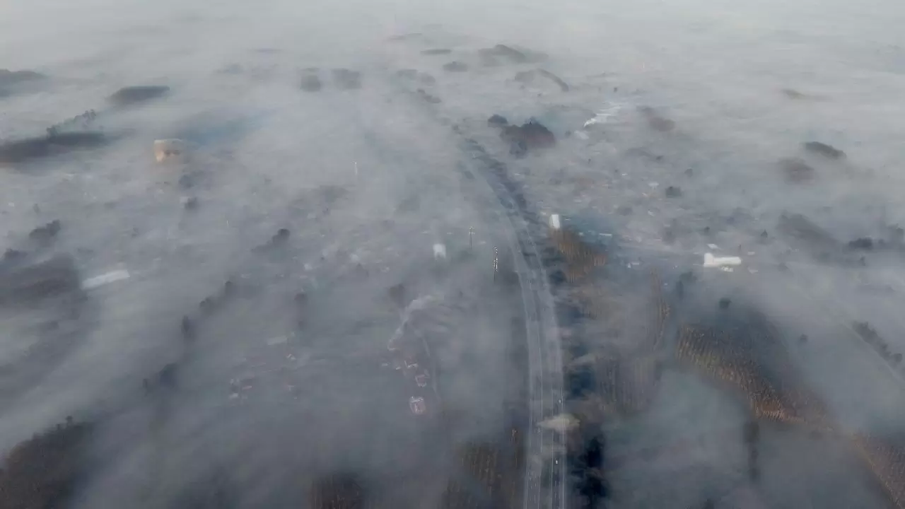 Yoğun sis Düzce’yi sardı: Anadolu Otoyolu’nda görüş mesafesi kritik seviyede! 10