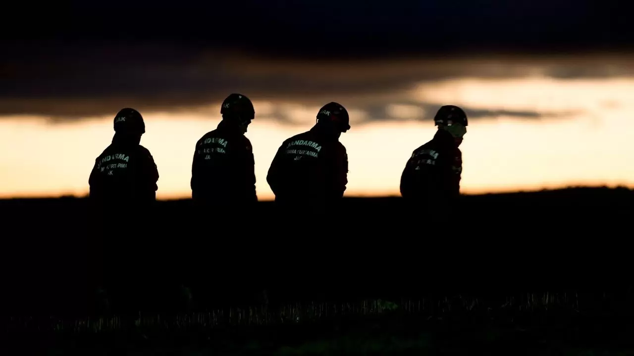 Libya Genelkurmay Başkanı Al-Haddad’ı taşıyan uçağın enkazına ulaşıldı 12