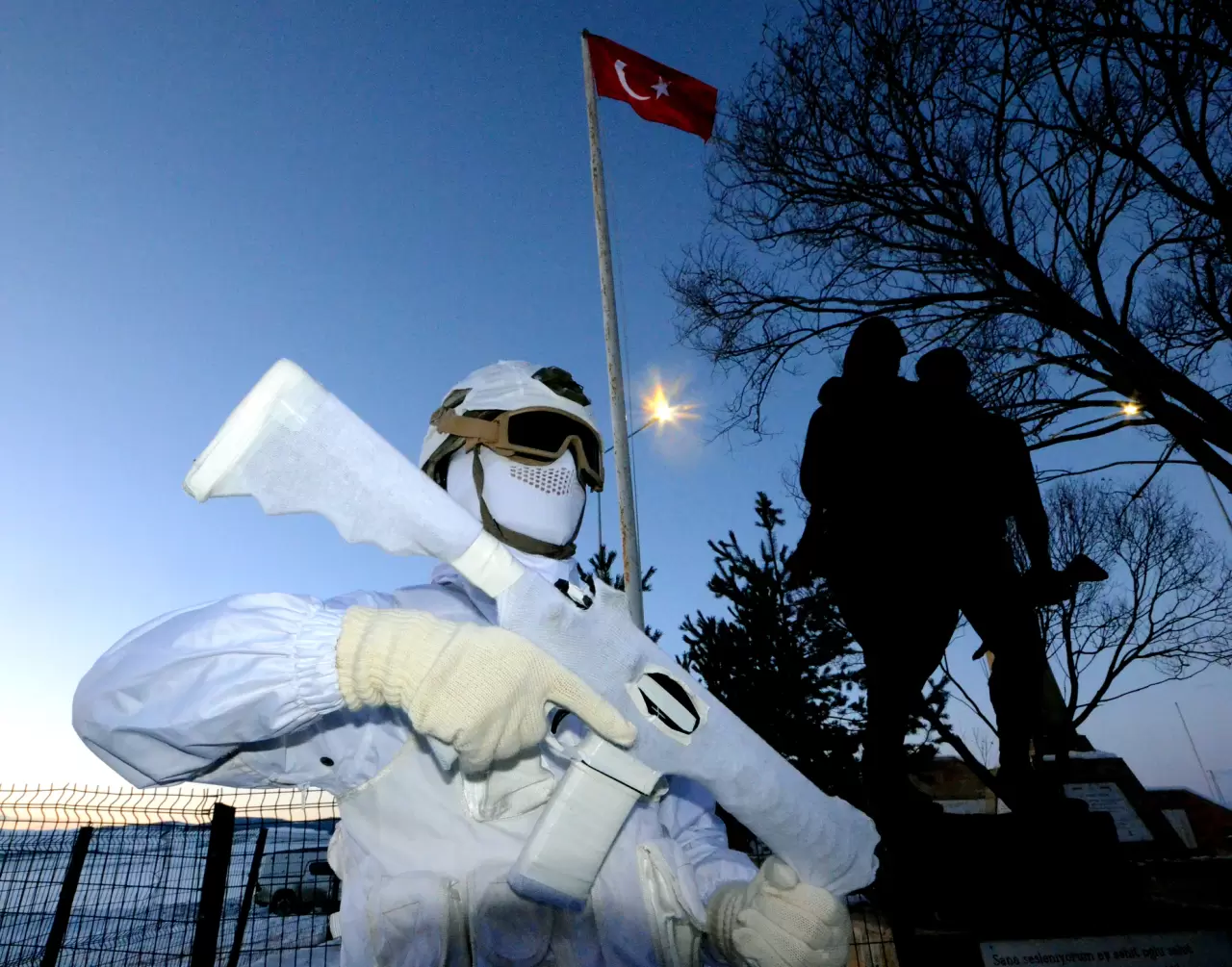 Kars'ta "Sarıkamış şehitleri" için temsili nöbet tutuldu 5